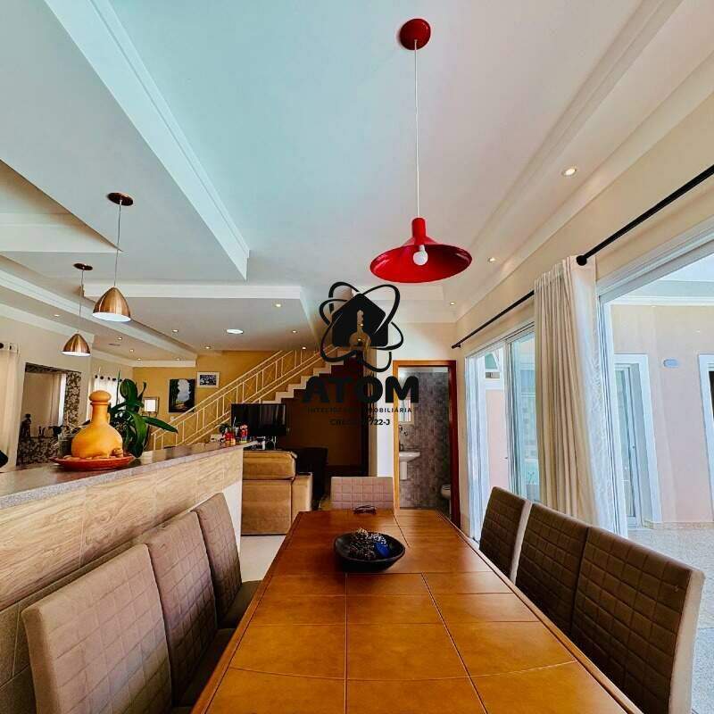 Casa em condominio à venda no Piracangágua (Chácara Flórida): 