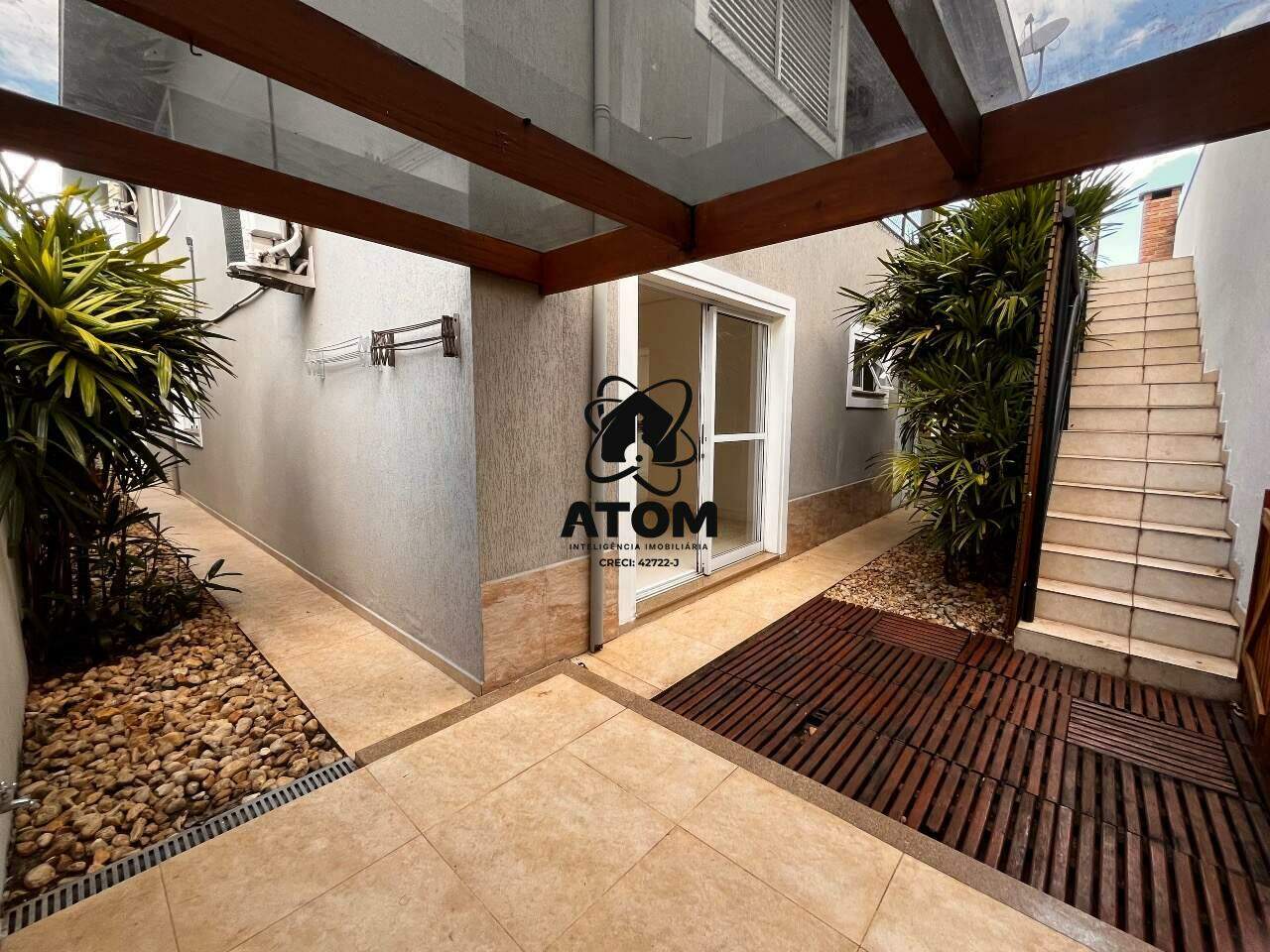 Casa em condominio à venda no Caminho Novo: 