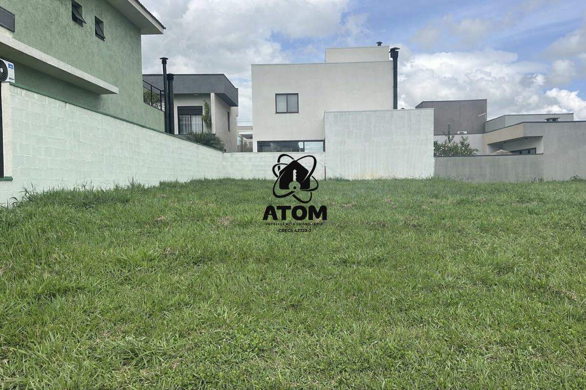 Terreno/Lote à venda no Piracangaguá: 