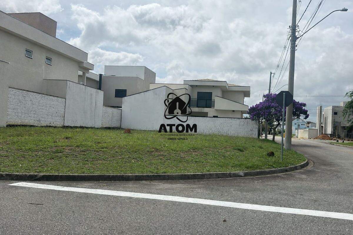 Terreno/Lote à venda no Piracangaguá: 