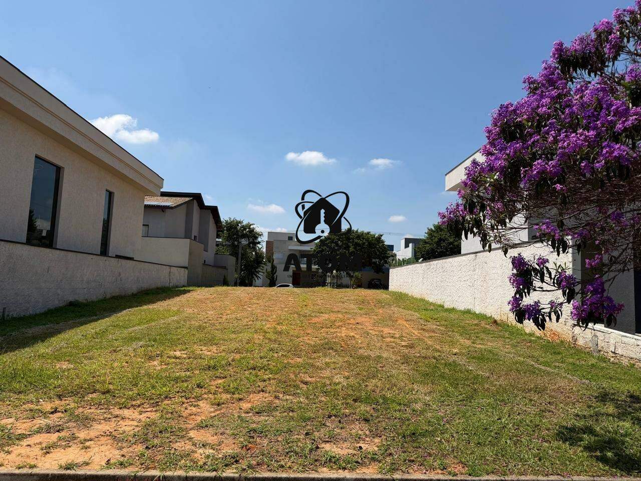Lote em condomínio à venda no Piracangaguá: 