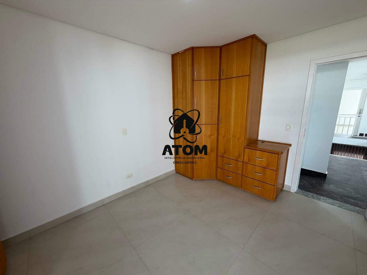 Casa em condominio para aluguel no Piracangaguá: 