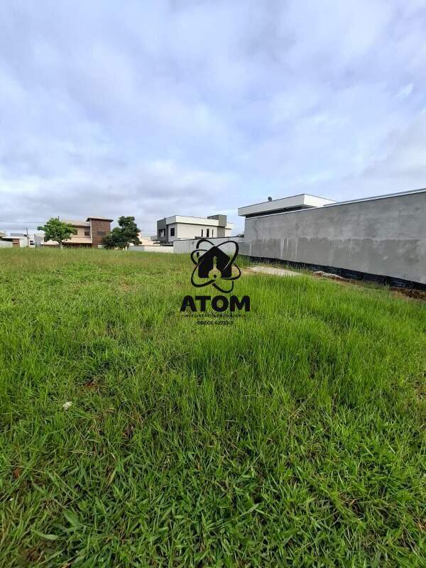 Lote em condomínio à venda no Piracangaguá: 