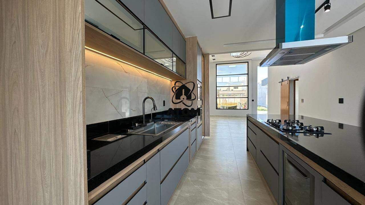 Casa em condominio à venda no Caminho Novo: 