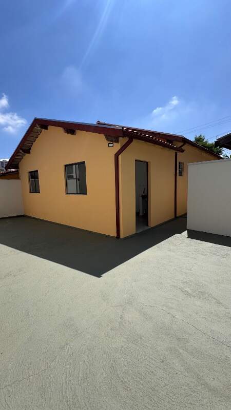 Casa para aluguel no Padre Cursino: 