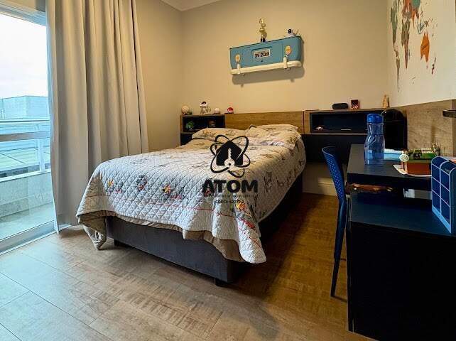 Casa em condominio à venda no Piracangaguá: 