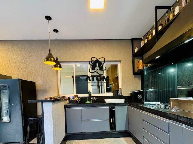 Casa em condominio à venda no Piracangaguá: 
