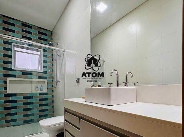 Casa em condominio à venda no Piracangaguá: 
