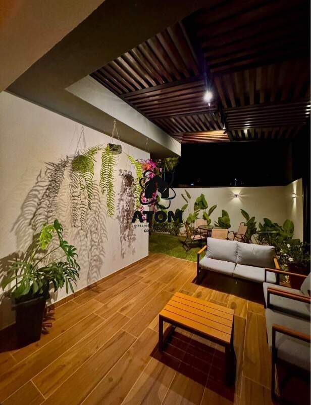 Casa em condominio à venda no Vale dos Cristais: 