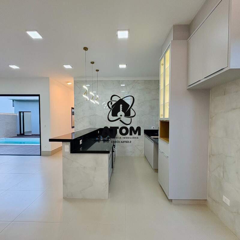Casa em condominio à venda no Piracangaguá: 
