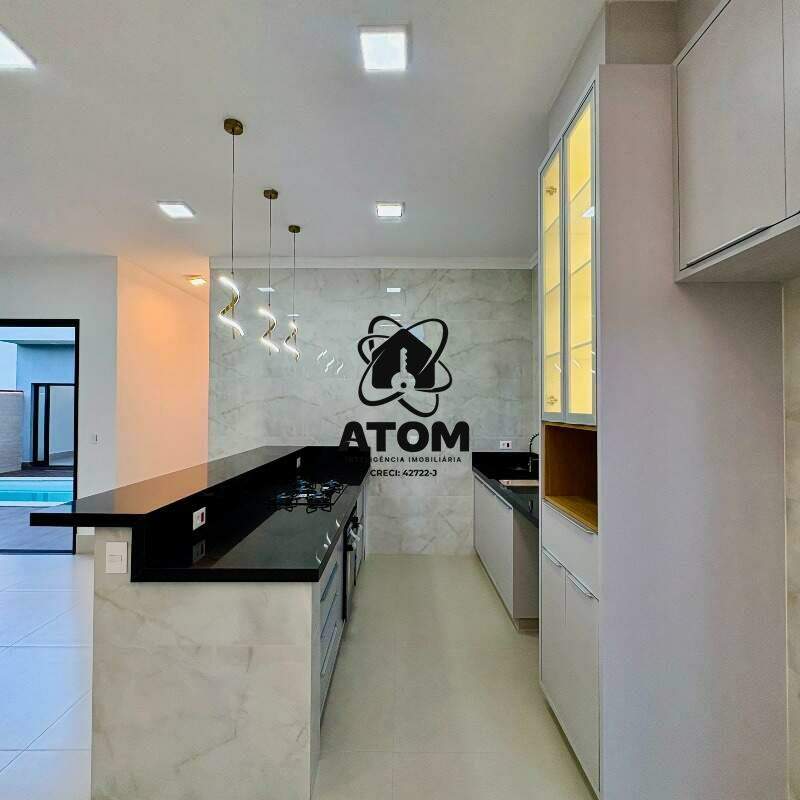 Casa em condominio à venda no Piracangaguá: 