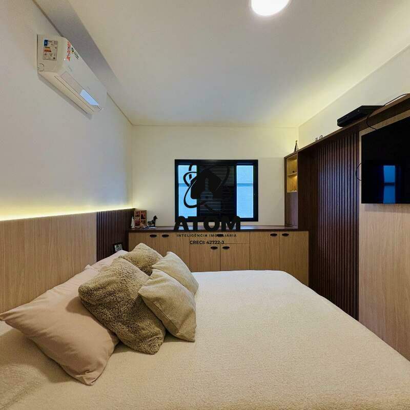 Casa em condominio à venda no Piracangaguá: 