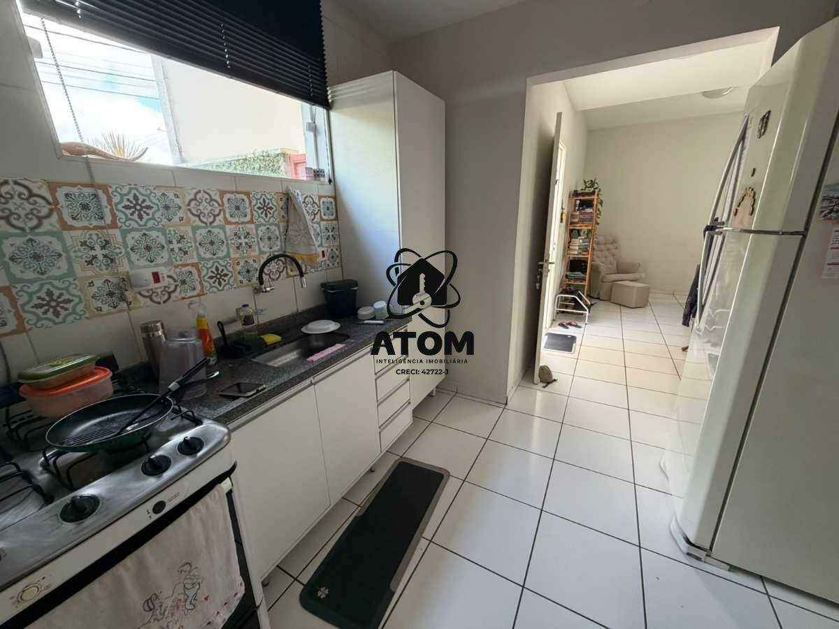 Casa em condominio à venda no Piracangaguá: 
