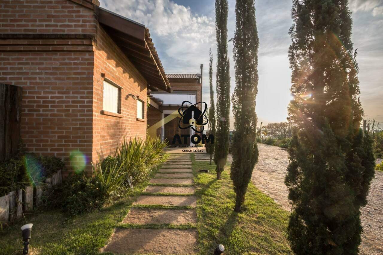 Casa à venda no Chácaras Cataguá: 