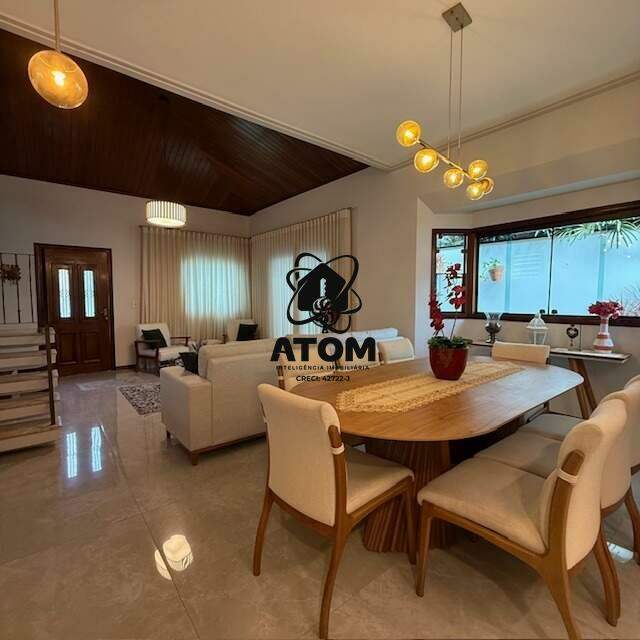 Casa em condominio à venda no Condomínio Village Taubaté: 
