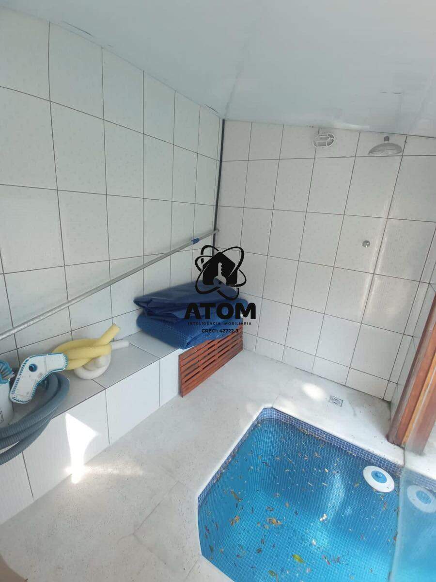 Casa em condominio à venda no Caminho Novo: 