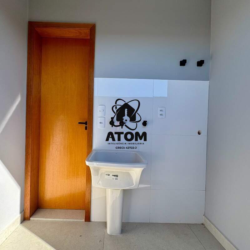 Casa em condominio à venda no Itapecirica: 