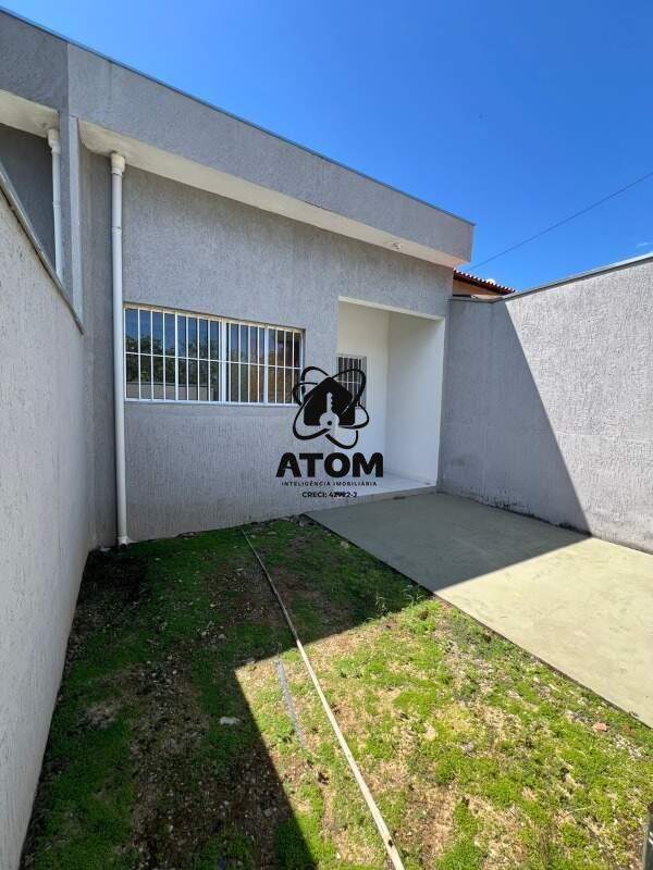 Casa à venda no Piracangaguá: 