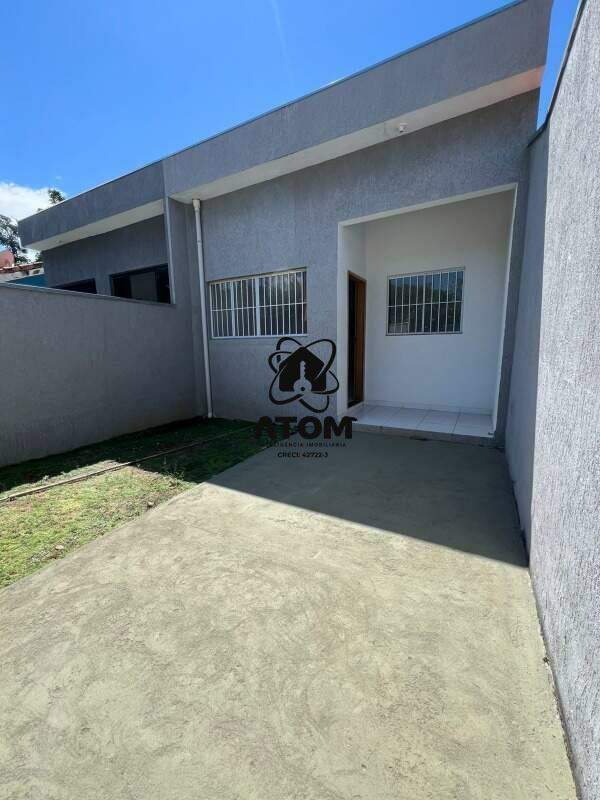 Casa à venda no Piracangaguá: 