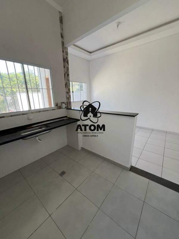 Casa à venda no Piracangaguá: 
