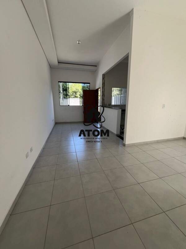 Casa à venda no Piracangaguá: 
