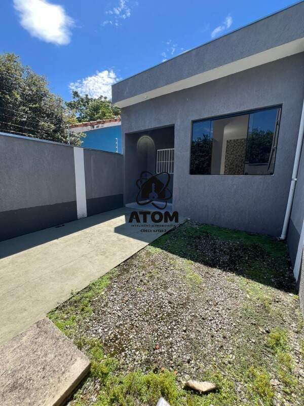 Casa à venda no Piracangaguá: 