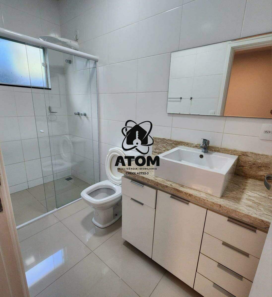 Casa em condominio à venda no Castelos: 