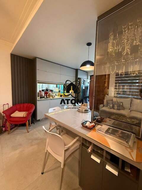 Casa em condominio à venda no Piracangaguá II: 