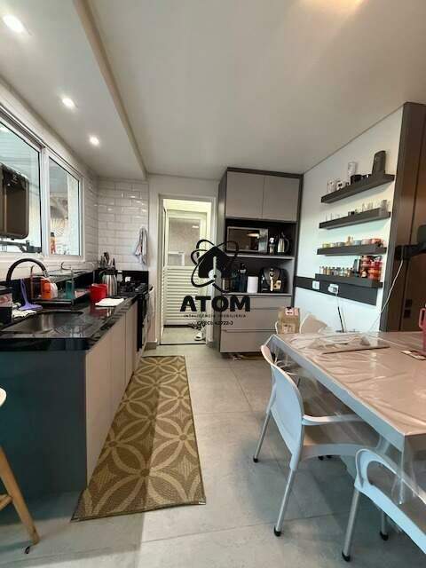 Casa em condominio à venda no Piracangaguá II: 