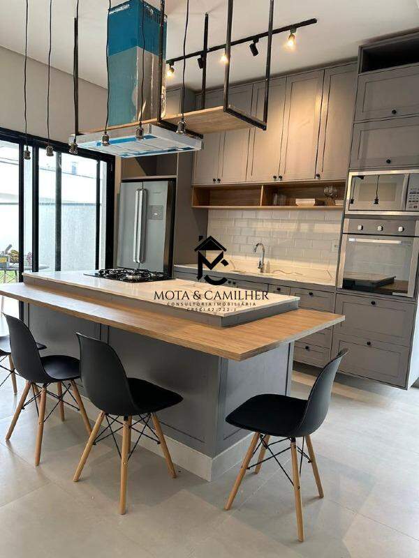Casa em condominio à venda no Piracangaguá: 