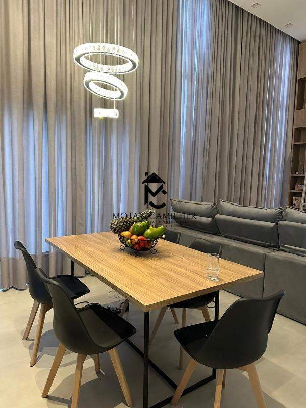 Casa em condominio à venda no Piracangaguá: 