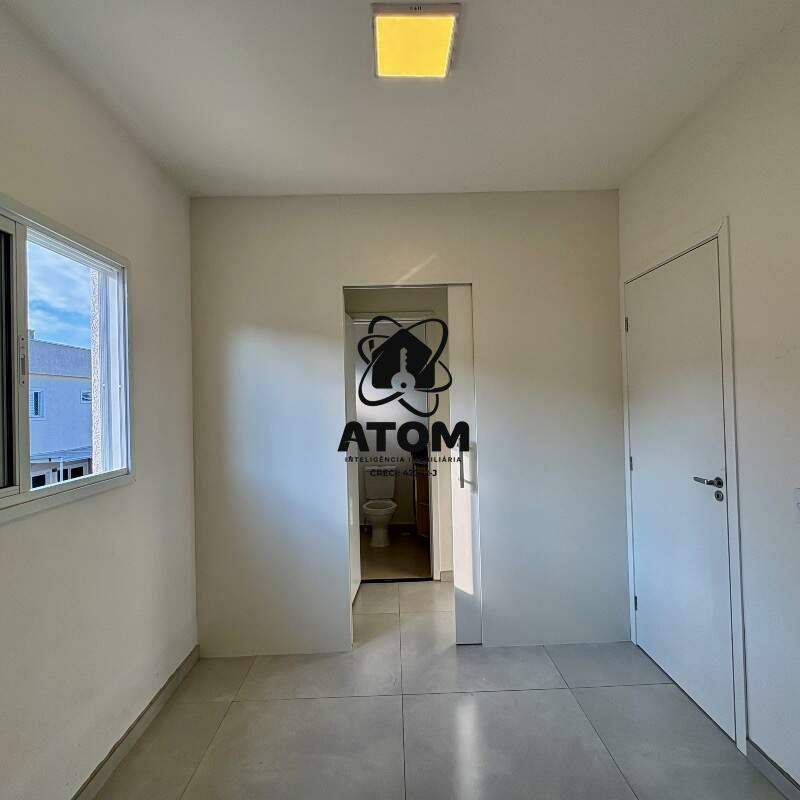 Casa em condominio para aluguel no Piracangaguá II: 