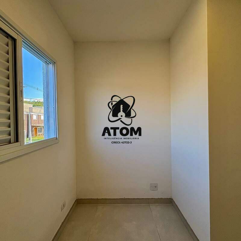 Casa em condominio à venda no Piracangaguá II: 