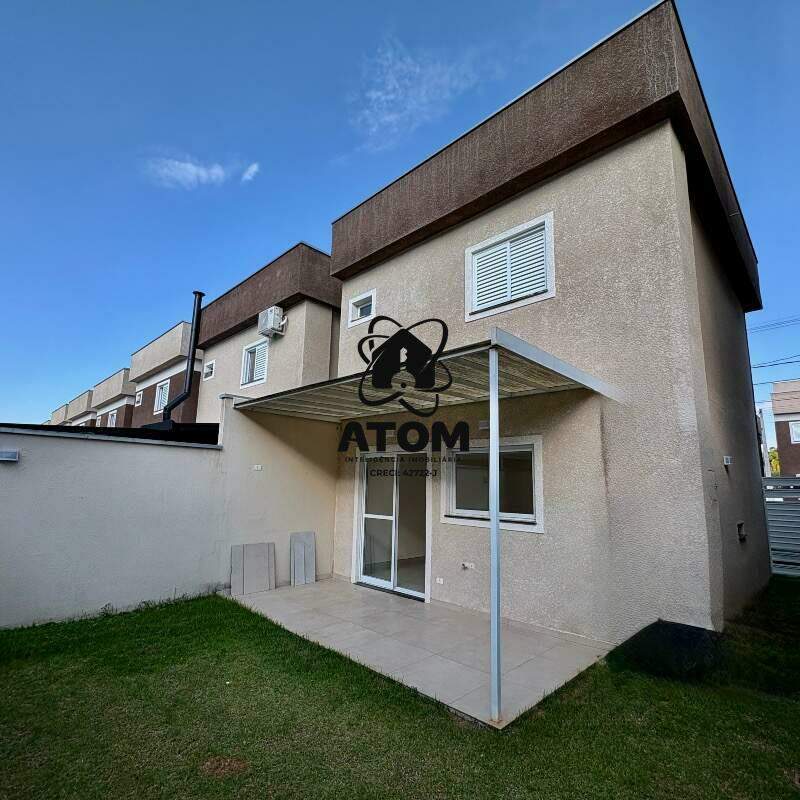 Casa em condominio à venda no Piracangaguá II: 