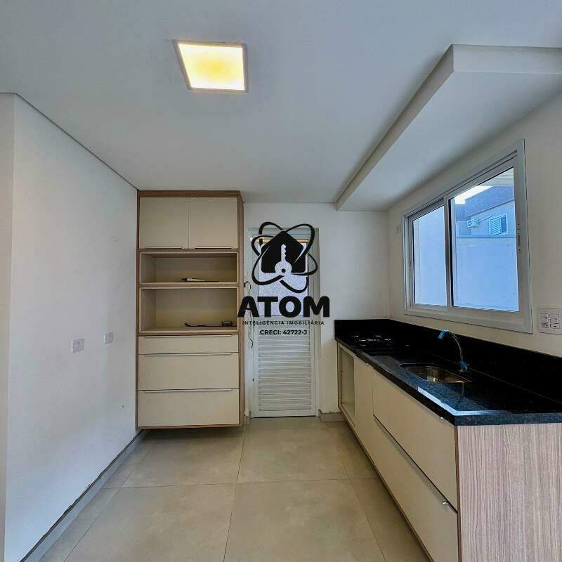Casa em condominio à venda no Piracangaguá II: 
