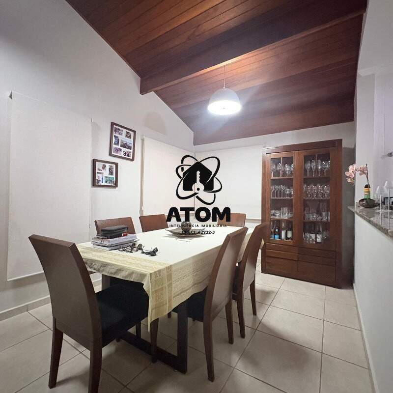 Casa à venda no Jardim Hípica Pinheiro: 