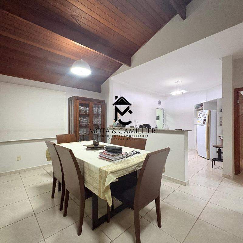 Casa à venda no Jardim Hípica Pinheiro: 