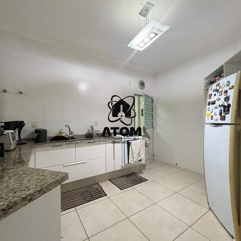 Casa à venda no Jardim Hípica Pinheiro: 