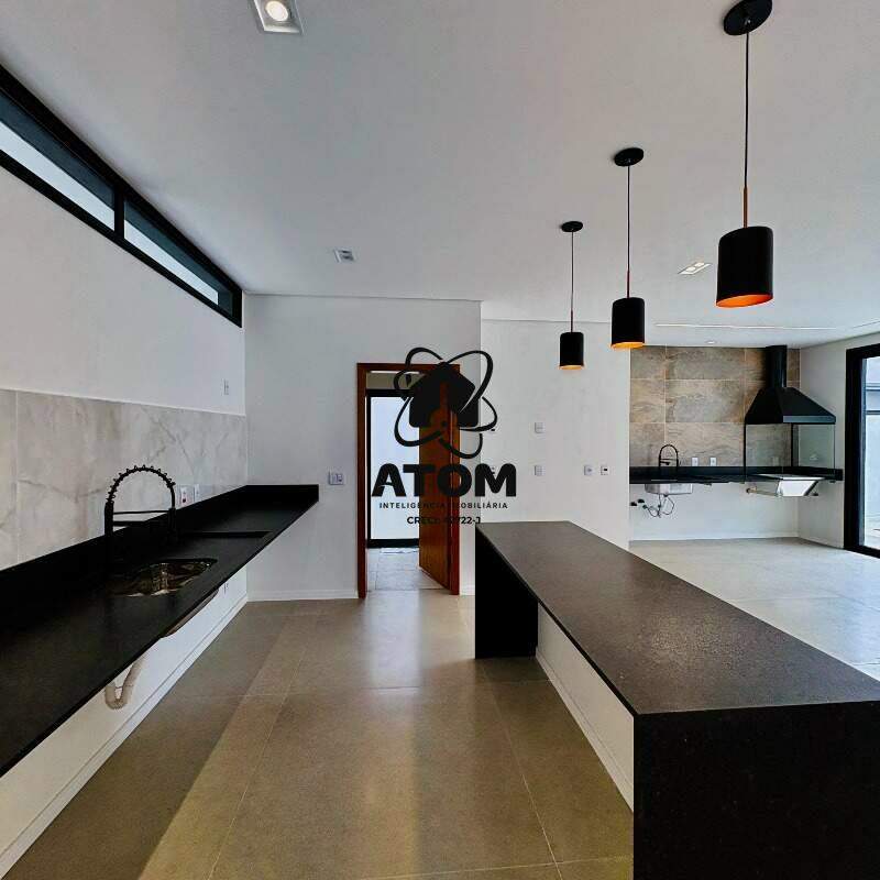 Casa em condominio para aluguel no Piracangaguá: 