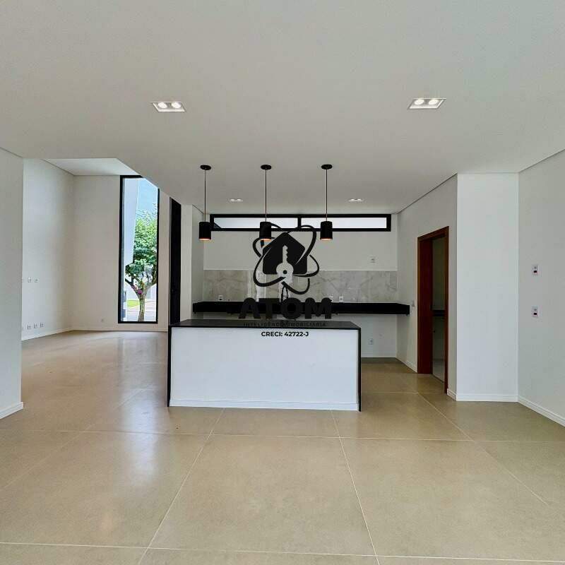 Casa em condominio para aluguel no Piracangaguá: 