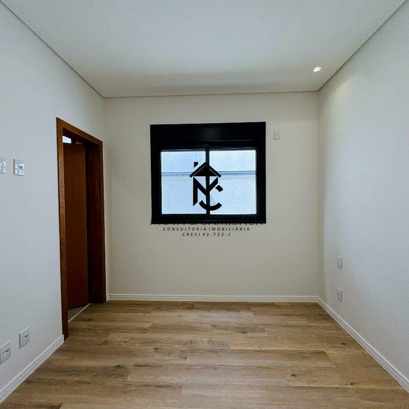 Casa em condominio para aluguel no Piracangaguá: 