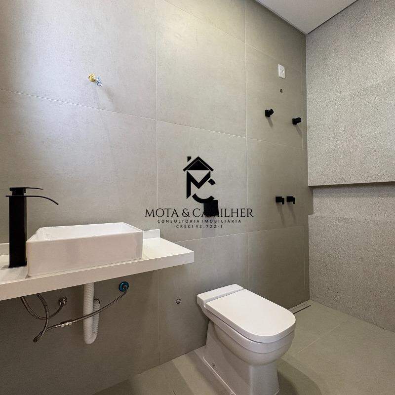 Casa em condominio para aluguel no Piracangaguá: 