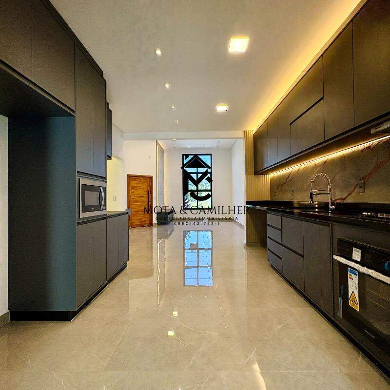 Casa em condominio para aluguel no Caminho Novo: 