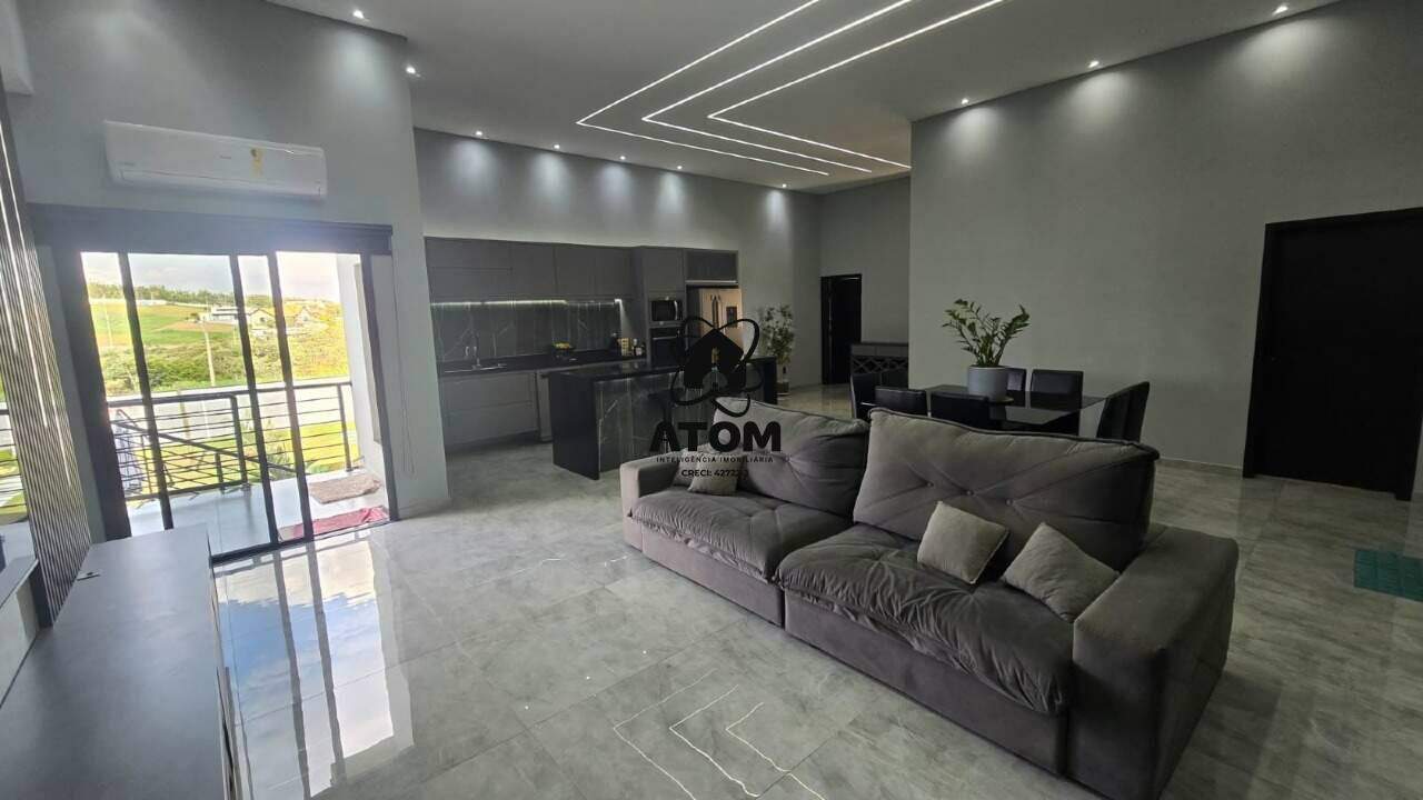 Casa para aluguel no Loteamento Comercial e Residencial Village da Serra: 