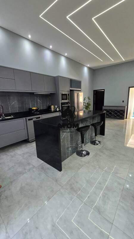Casa à venda no Loteamento Comercial e Residencial Village da Serra: 