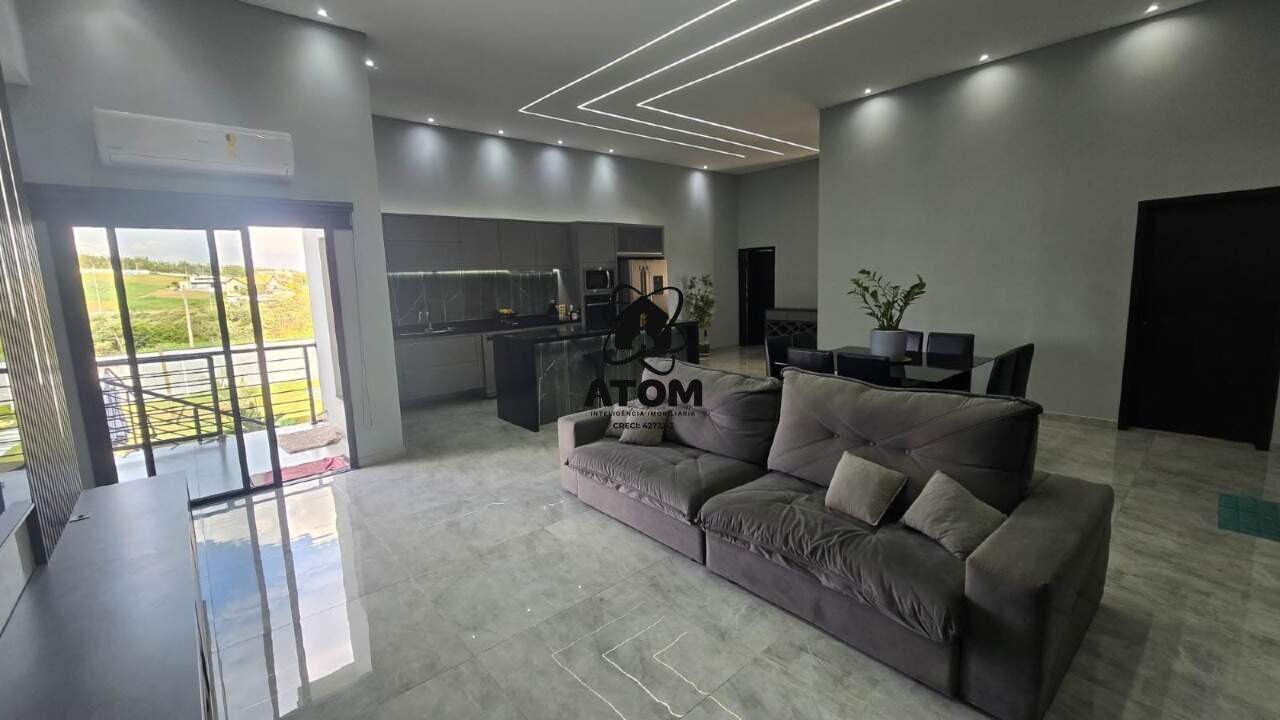 Casa à venda no Loteamento Comercial e Residencial Village da Serra: 
