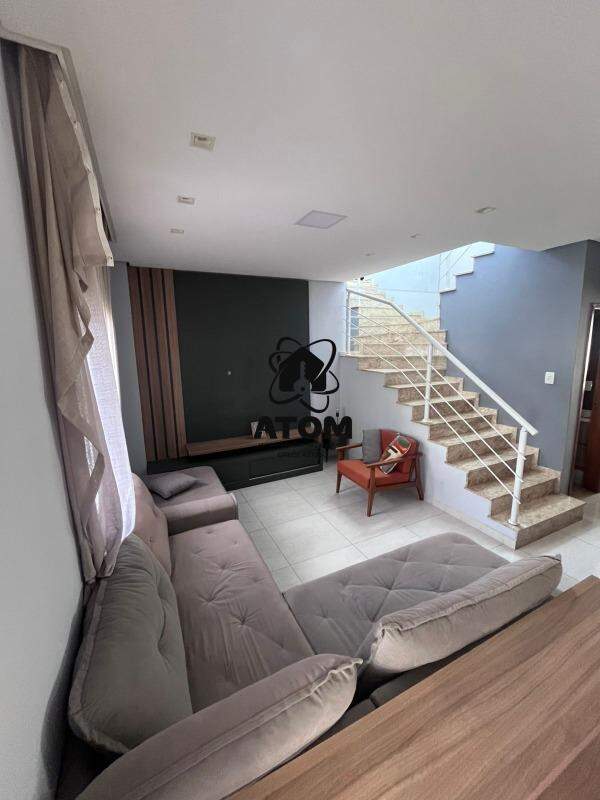 Casa em condominio para aluguel no Vila Areao: 