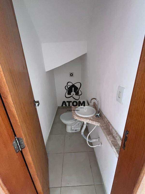 Casa em condominio para aluguel no Vila Areao: 