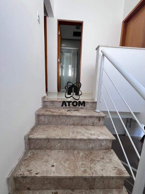 Casa em condominio para aluguel no Vila Areao: 