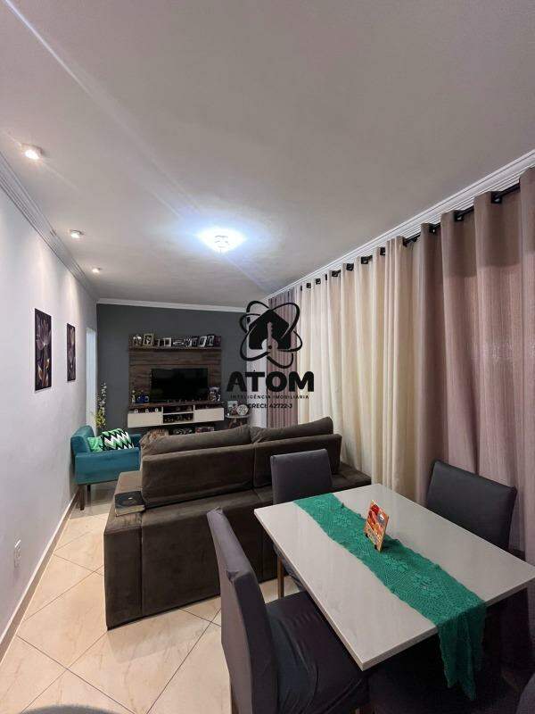 Casa à venda no Jardim Ana Rosa: 